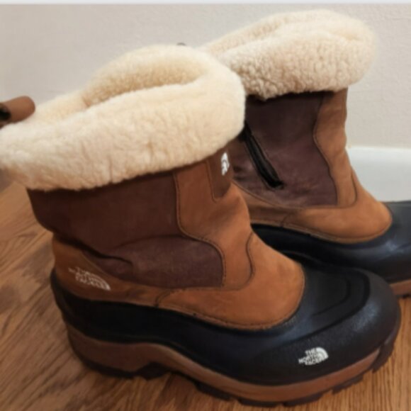 Display Model -North Face Greenland Women's Waterproof Primaloft Winter Boot 7.5 - Picture 1 of 6